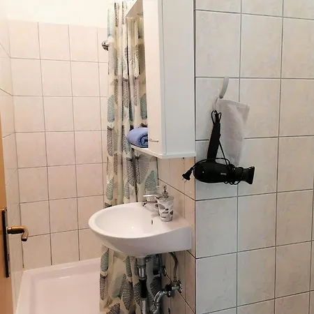 Guest house M Pirovac