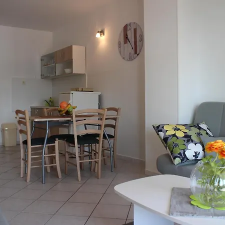 Guest house M Pirovac