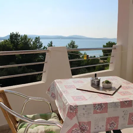 Guest house M