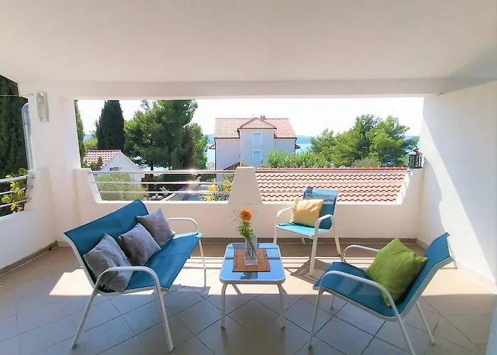 M בית הארחה פירובאץ