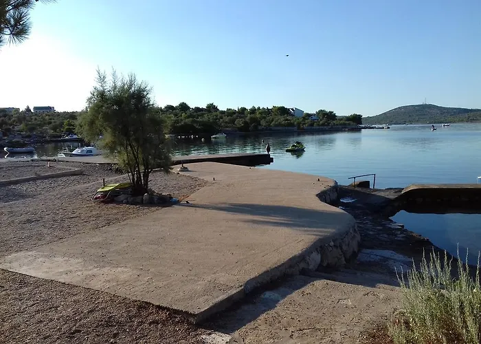 M בית הארחה 3*